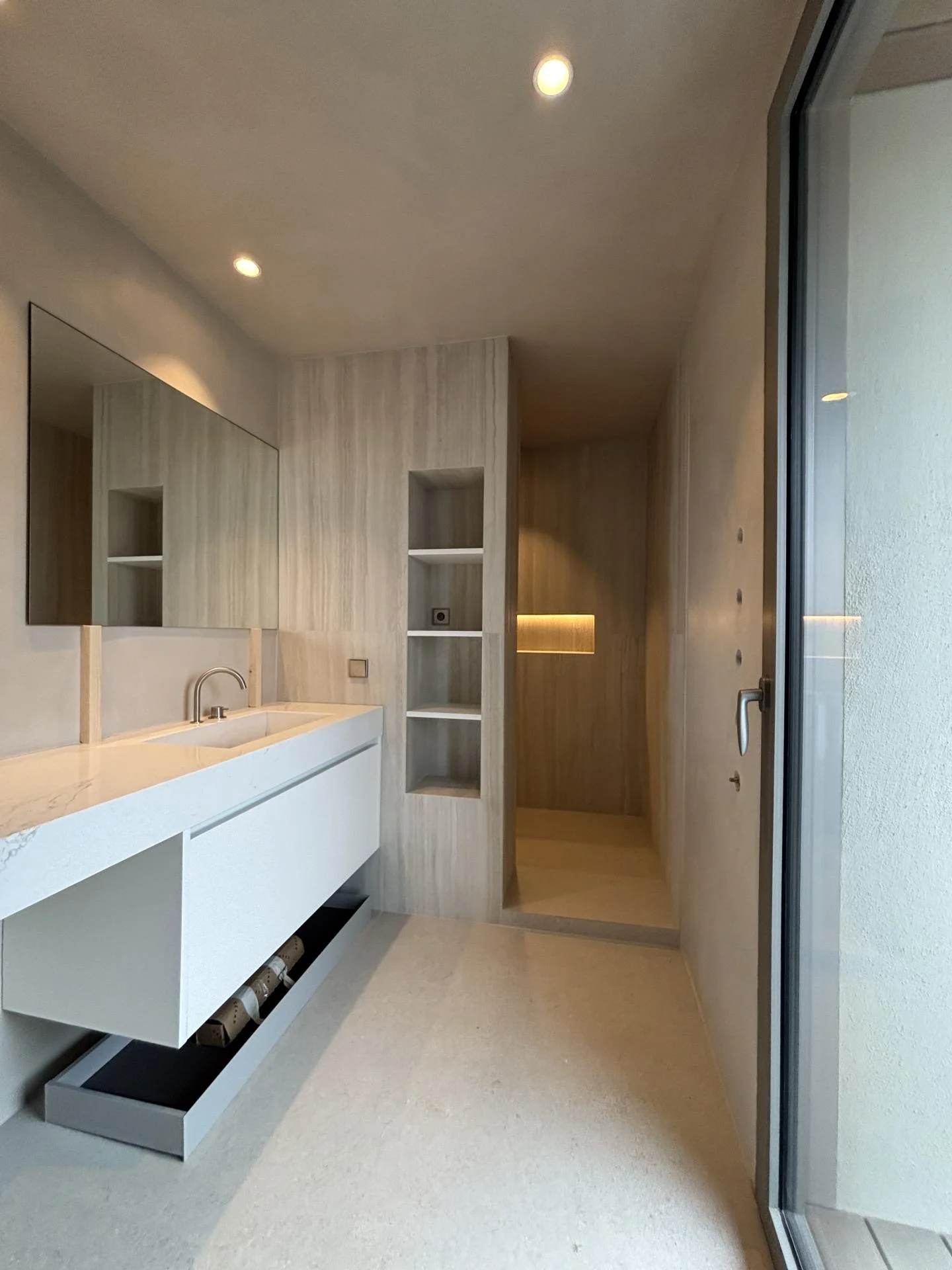 Be Chroma béton ciré sol mur et plafond